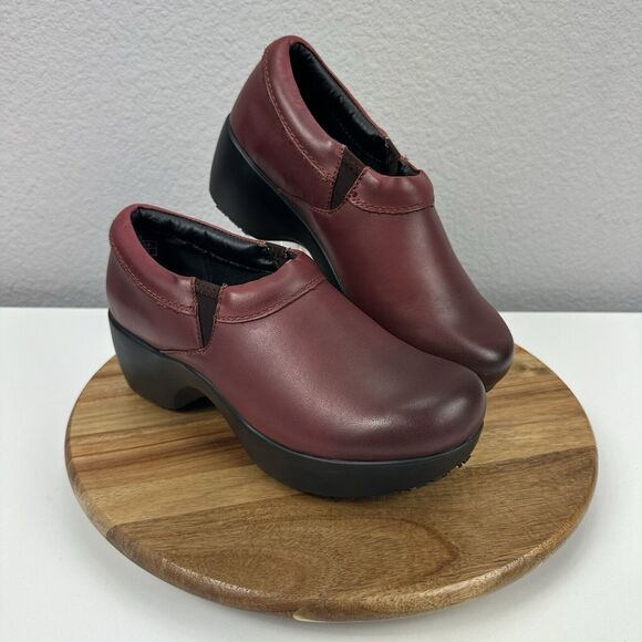 SR Max Geneva SRM 131 Burgundy Slip Resistant Slip On Leather Clog Shoes Sz‎ 7 - Picture 1 of 8
